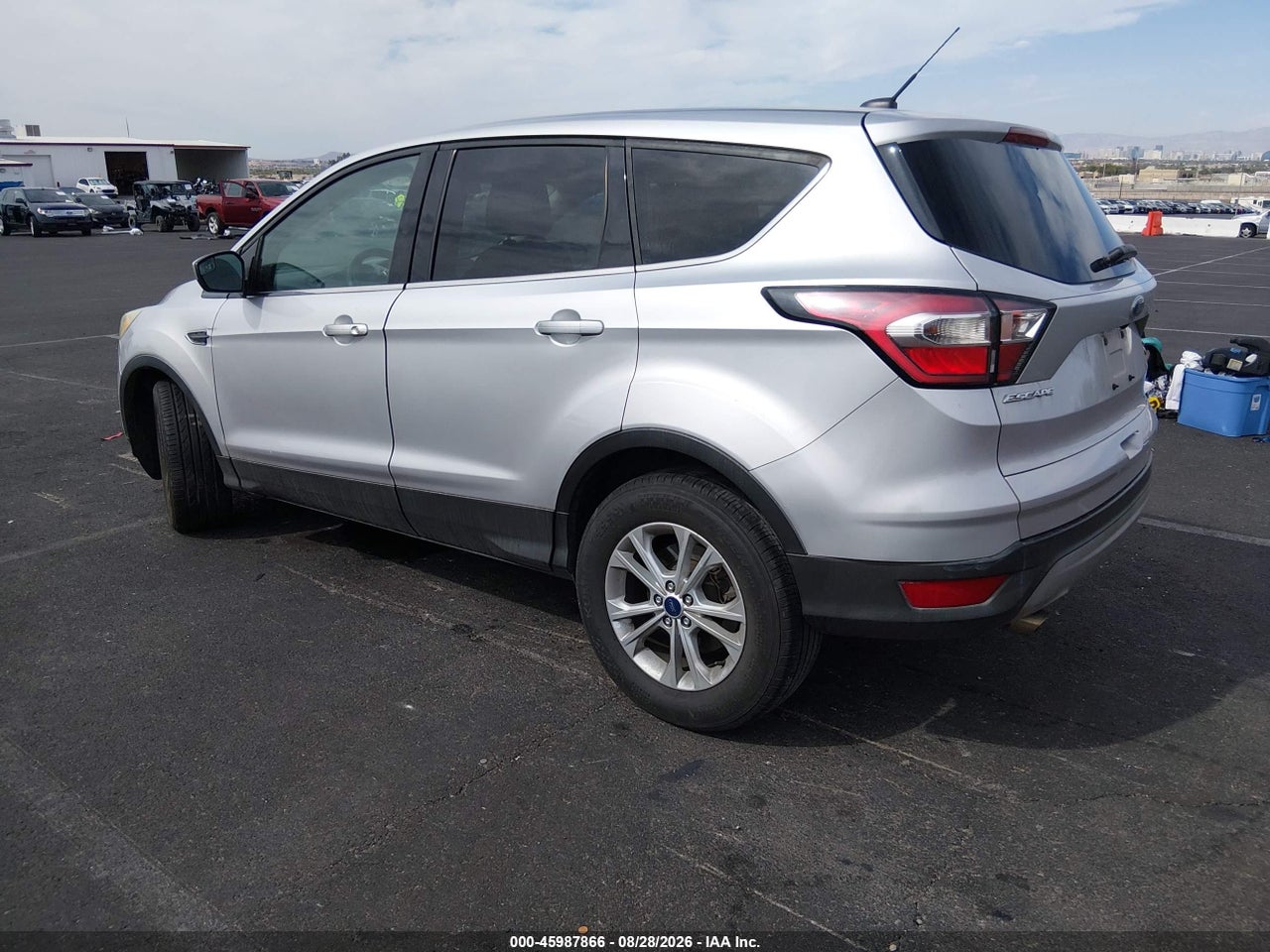 2017 FORD ESCAPE SE · 3/10