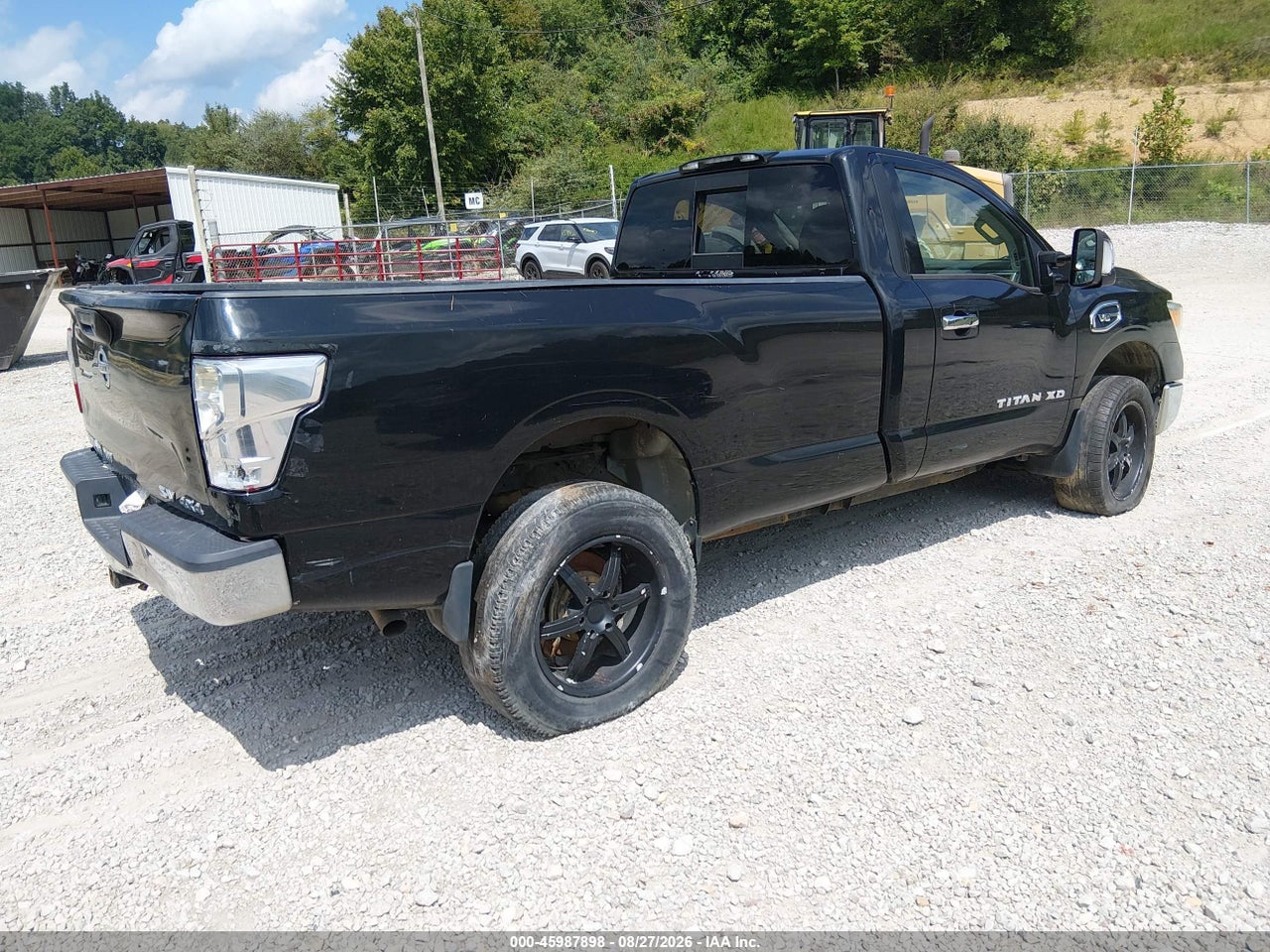 2017 NISSAN TITAN XD SV · 4/11