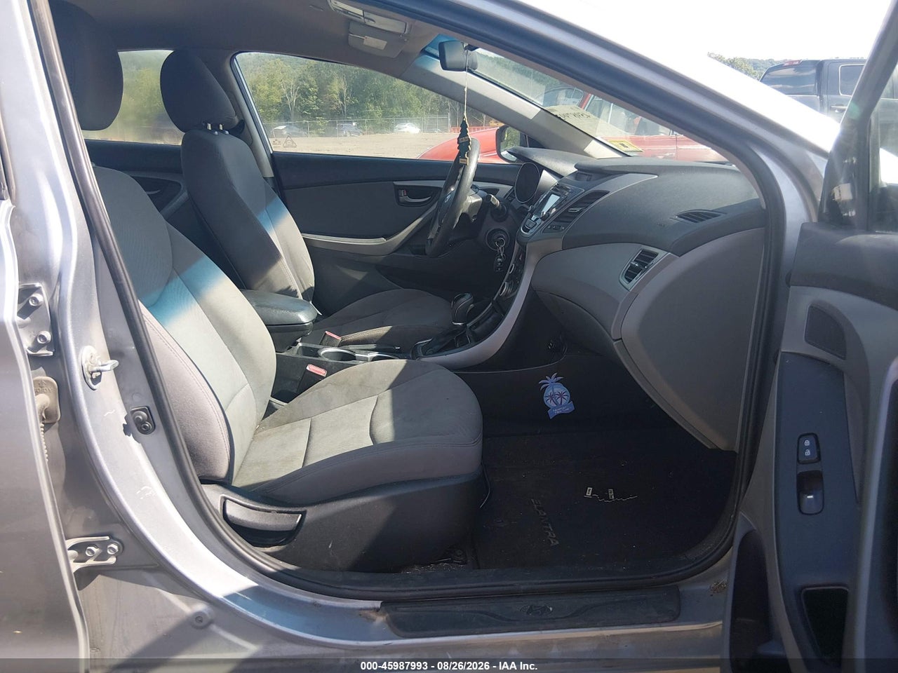 2015 HYUNDAI ELANTRA SE · 5/11