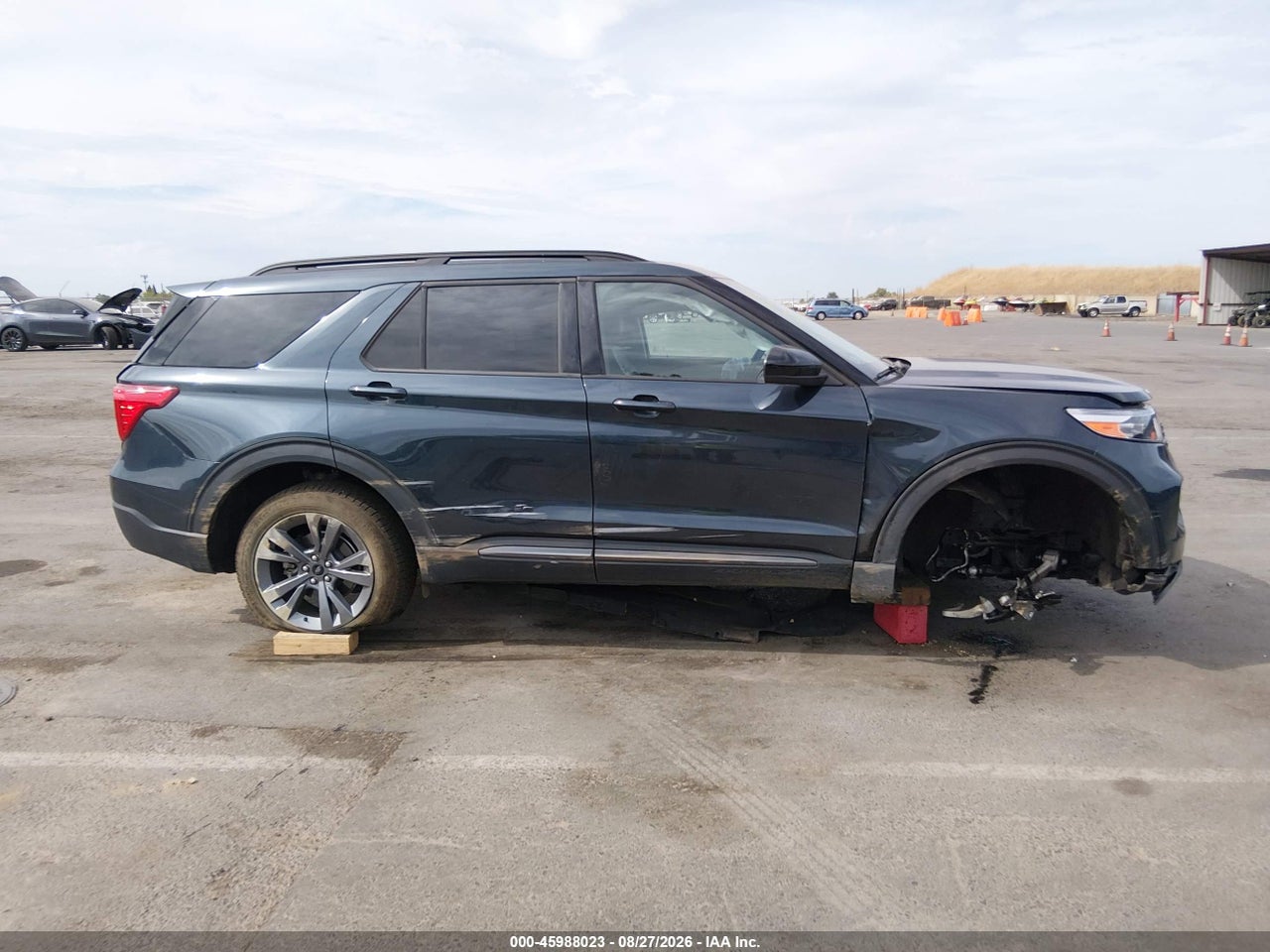 2023 FORD EXPLORER XLT · 6/11