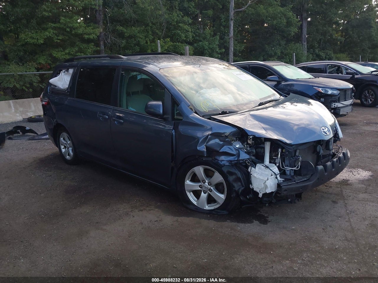 2015 TOYOTA SIENNA LE 8 PASSENGER