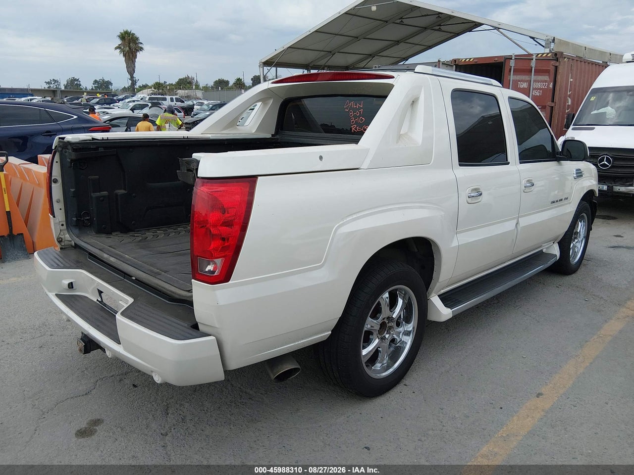 2002 CADILLAC ESCALADE EXT STANDARD · 4/11