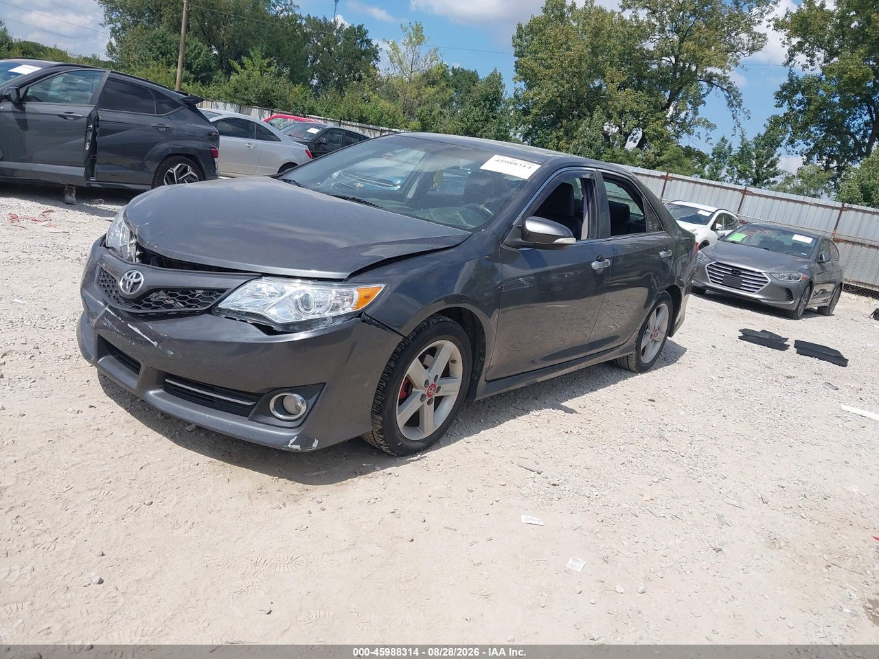 2012 TOYOTA CAMRY SE · 2/11