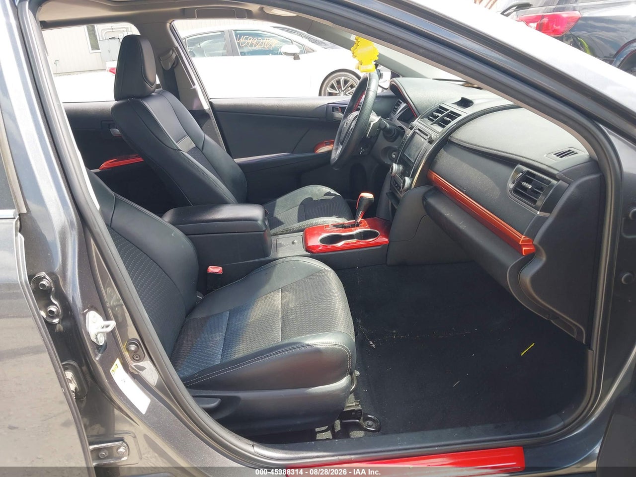 2012 TOYOTA CAMRY SE · 5/11