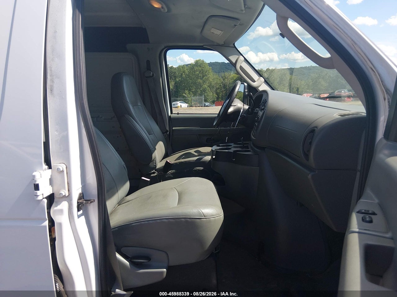 2008 FORD E-150 COMMERCIAL/RECREATIONAL · 5/11