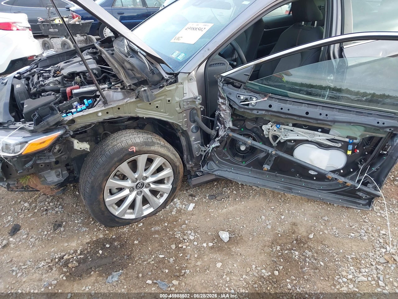2019 TOYOTA CAMRY LE · 6/11
