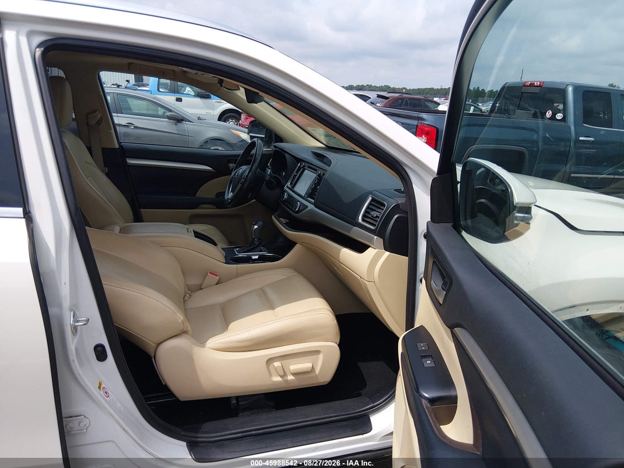 2017 TOYOTA HIGHLANDER XLE · 5/11