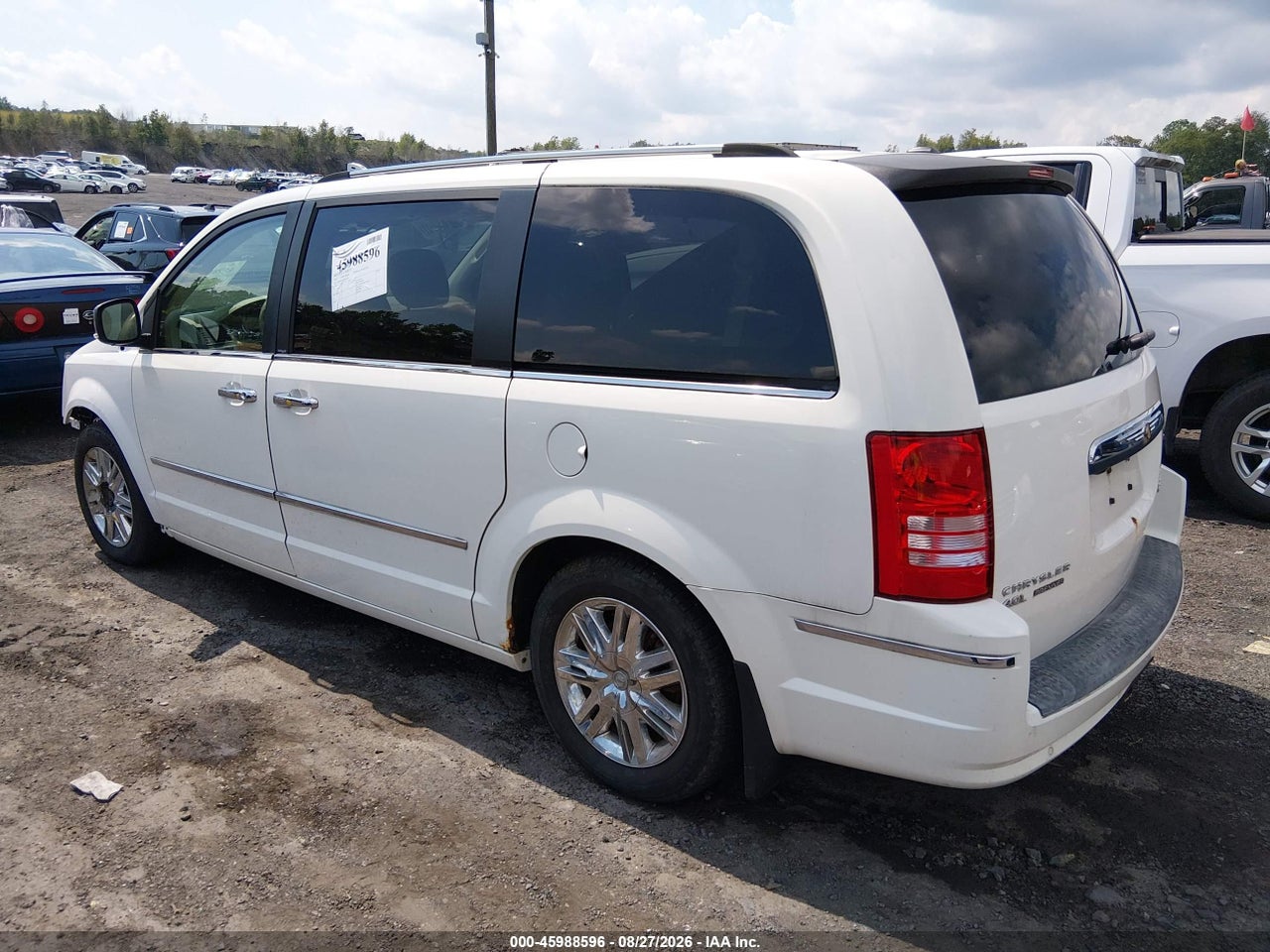 2010 CHRYSLER TOWN &amp; COUNTRY LIMITED · 3/11