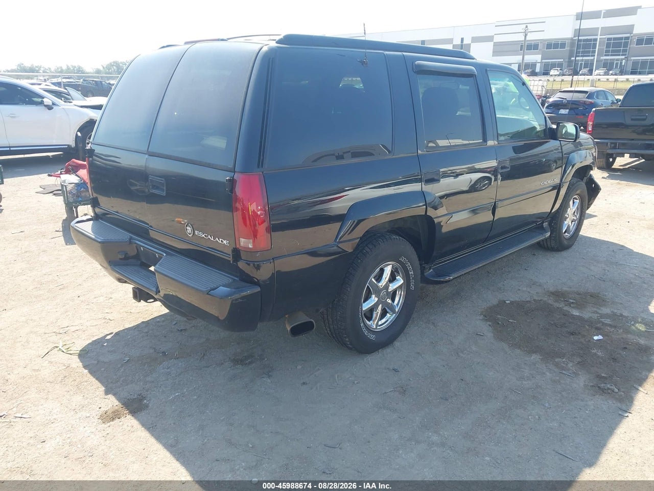 2000 CADILLAC ESCALADE STANDARD · 4/11