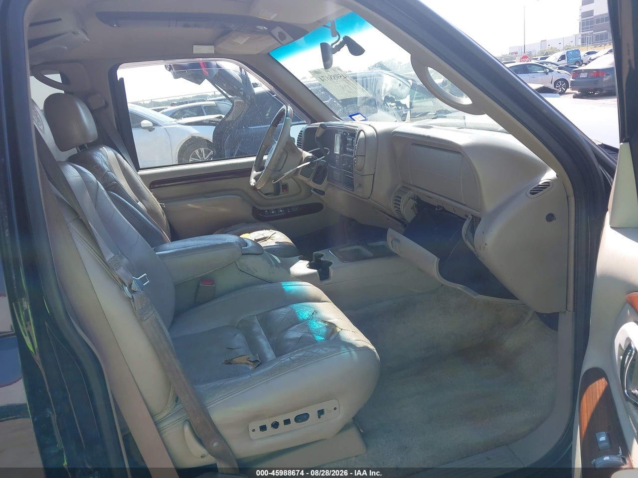 2000 CADILLAC ESCALADE STANDARD · 5/11