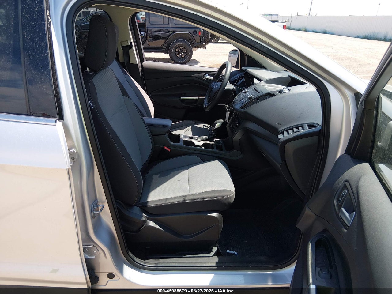 2018 FORD ESCAPE SE · 5/11