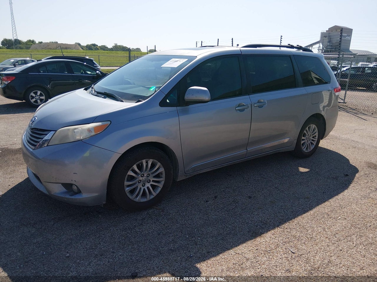2012 TOYOTA SIENNA XLE V6 8 PASSENGER · 2/11