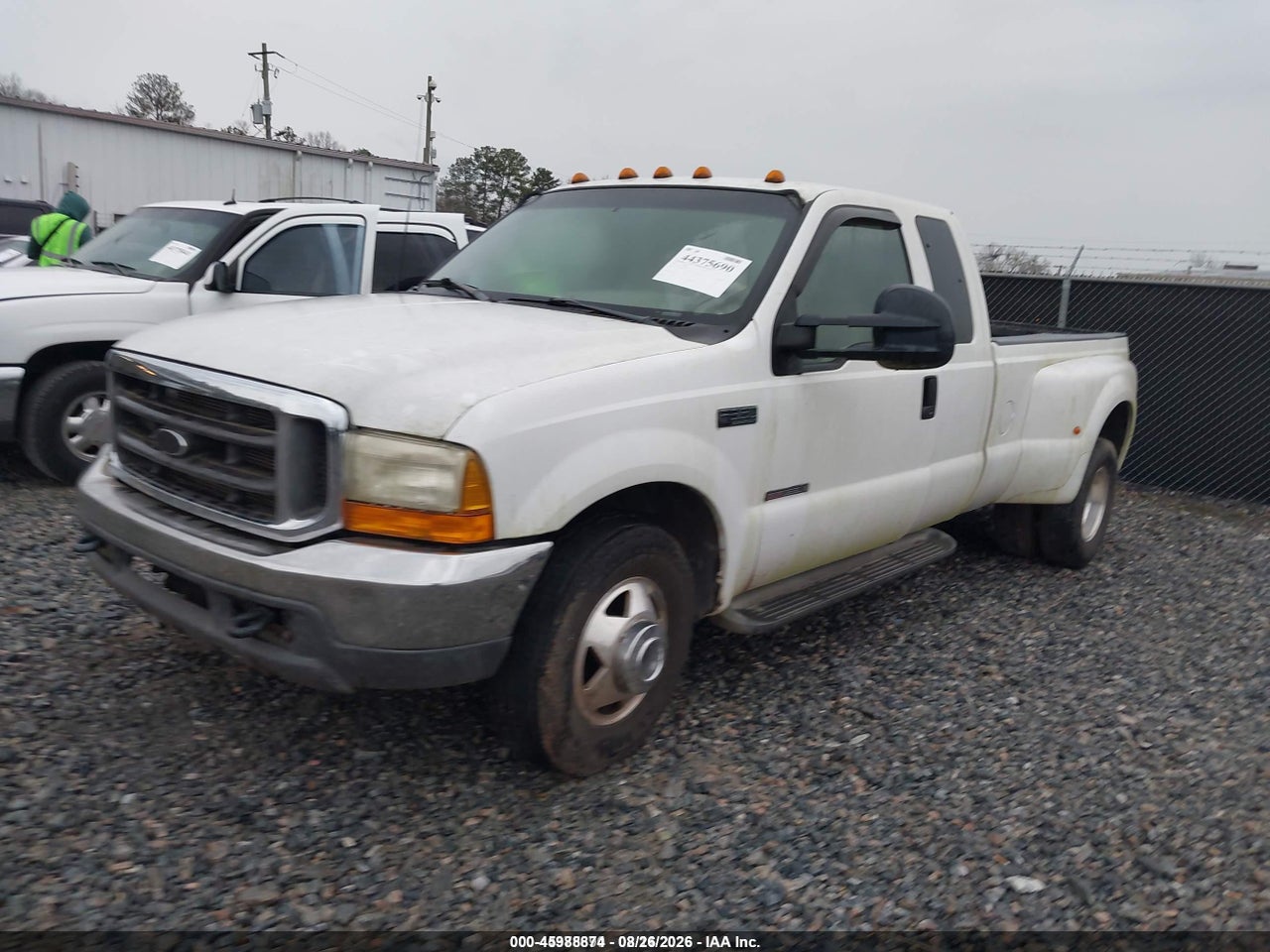 2000 FORD F-350 LARIAT/XL/XLT · 2/4