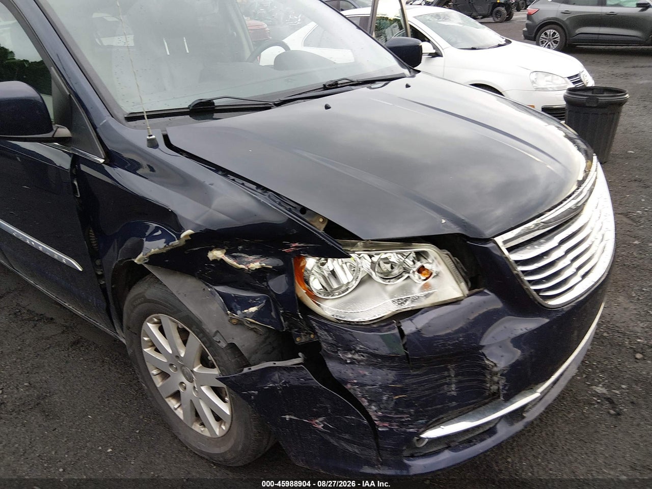 2014 CHRYSLER TOWN &amp; COUNTRY TOURING · 6/11