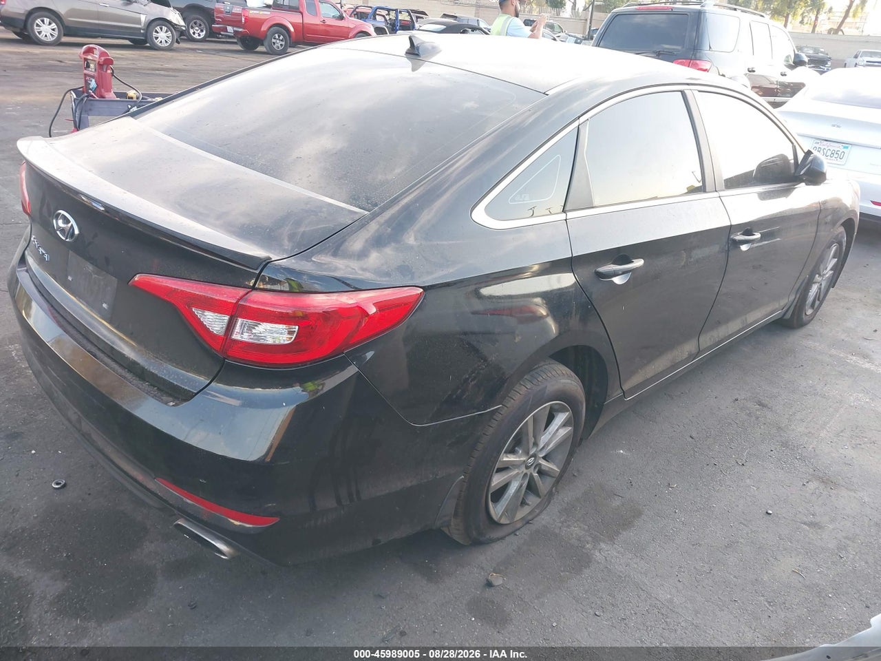 2015 HYUNDAI SONATA SE · 4/10