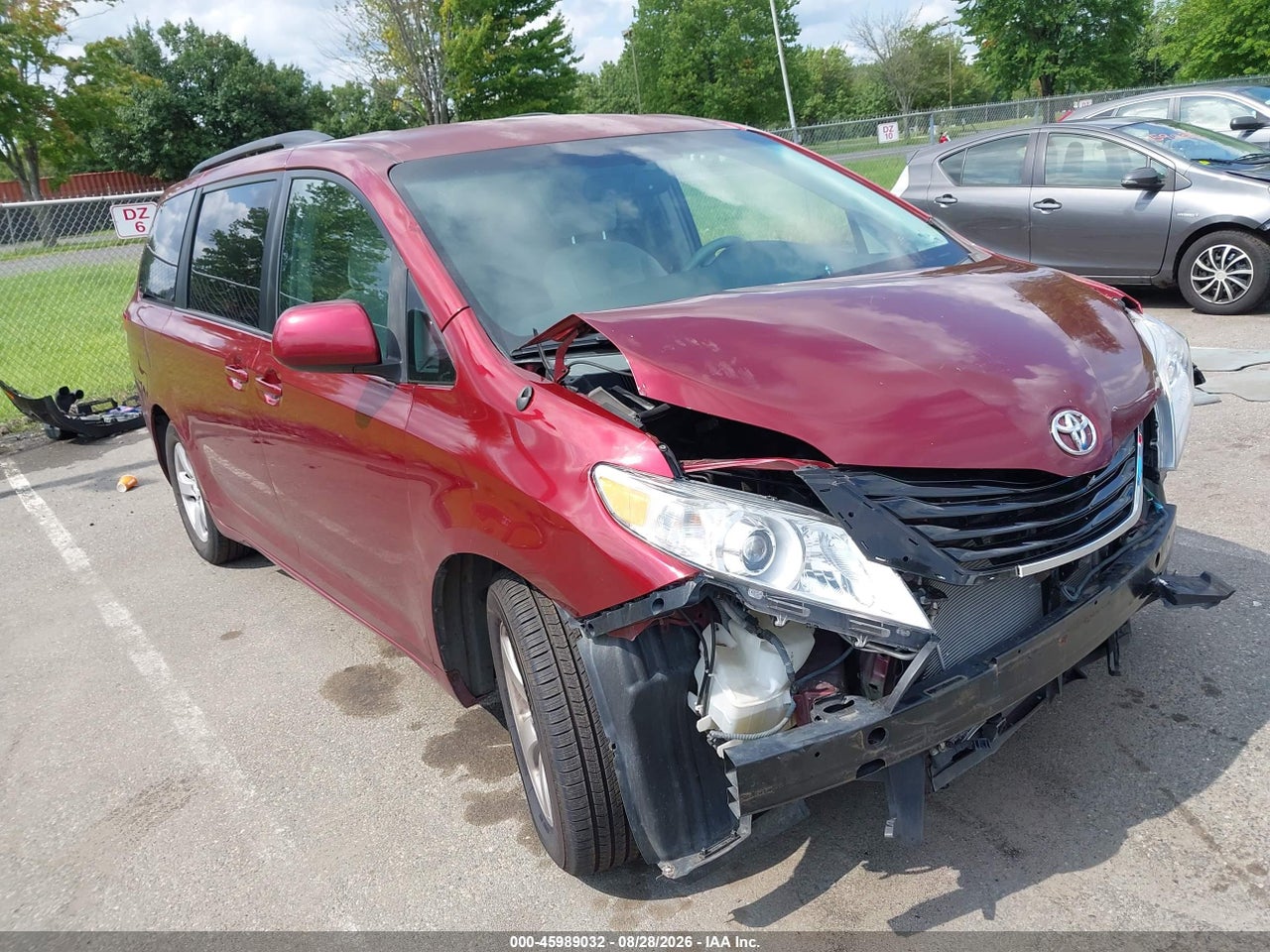 2011 TOYOTA SIENNA LE V6