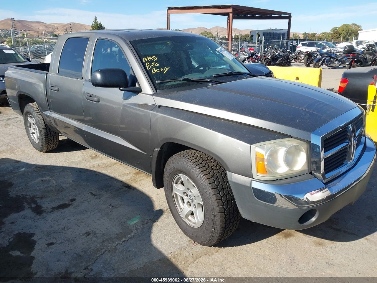 1D7HE48N05S****** · 2005 DODGE DAKOTA SLT