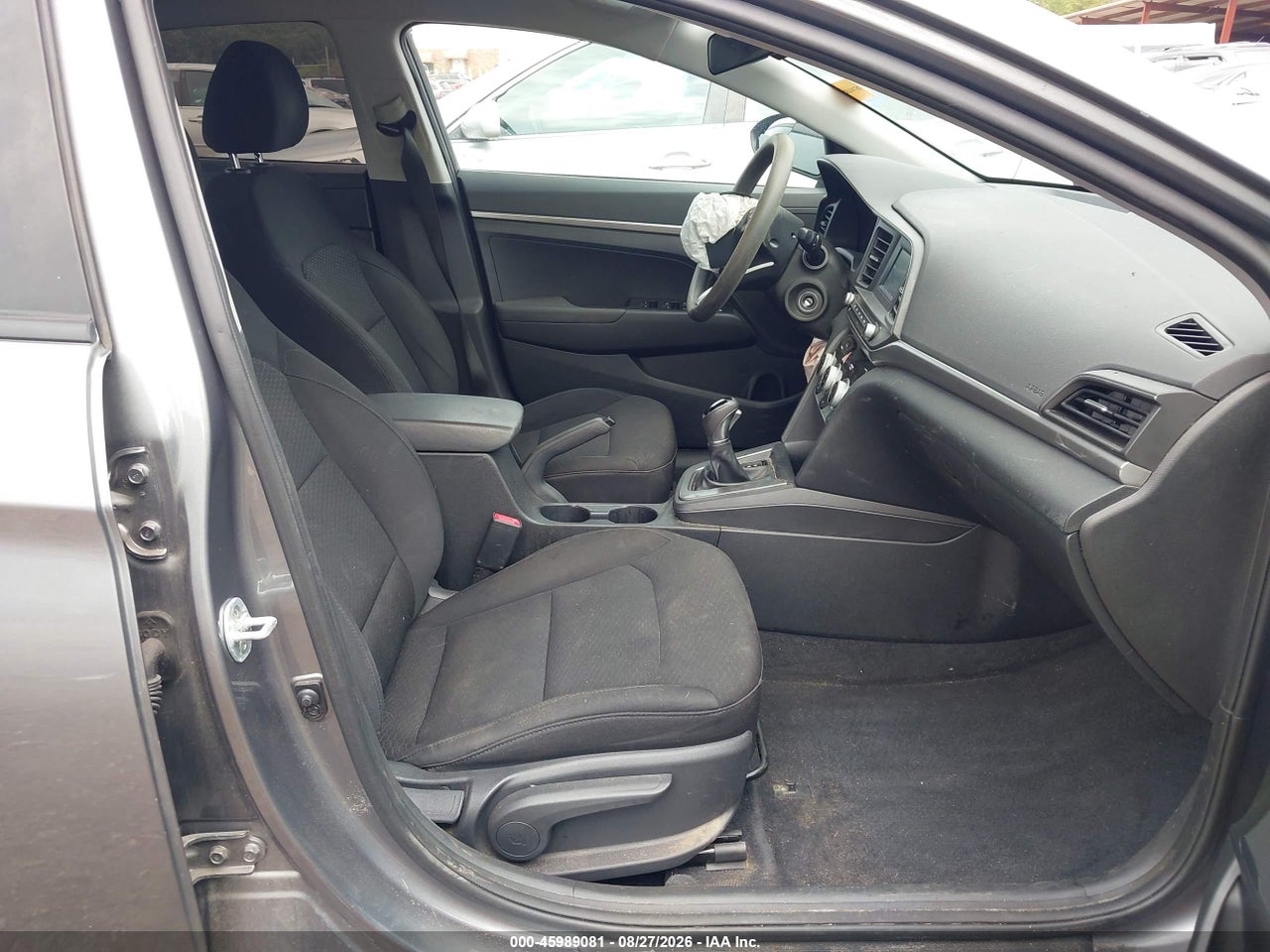2019 HYUNDAI ELANTRA SE · 5/10