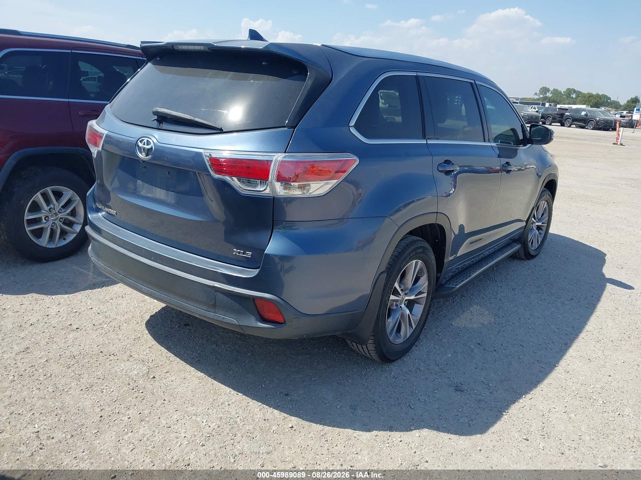 2015 TOYOTA HIGHLANDER XLE V6 · 4/11