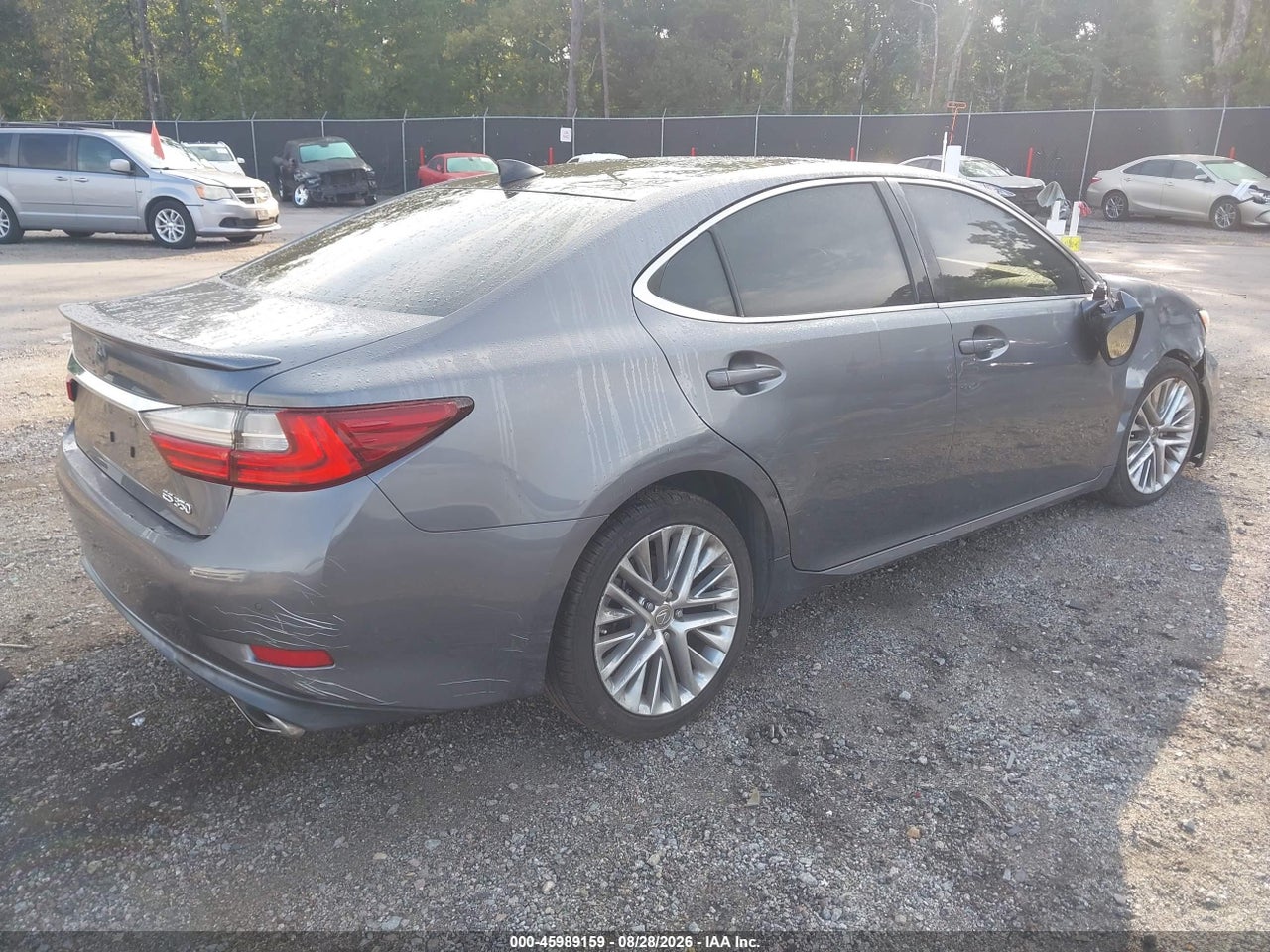 2016 LEXUS ES 350   · 4/10