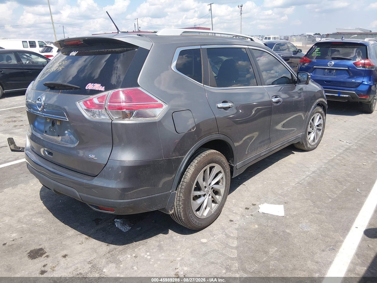 2015 NISSAN ROGUE SL · 4/11