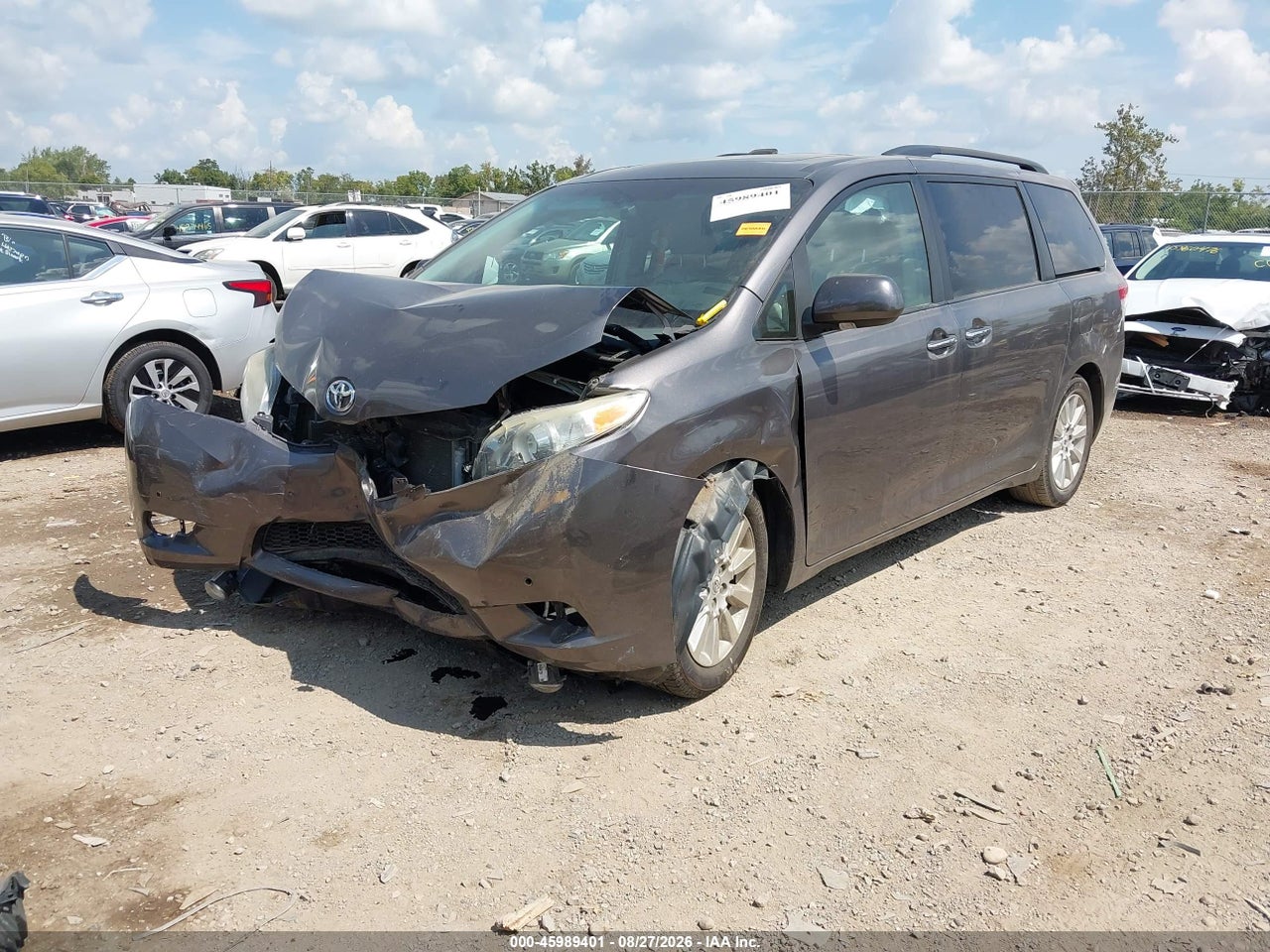 2011 TOYOTA SIENNA LTD · 2/11