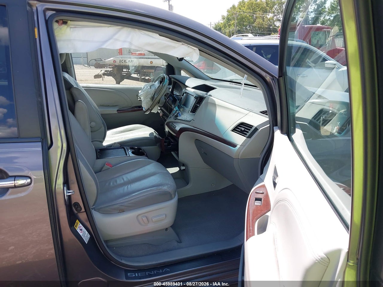 2011 TOYOTA SIENNA LTD · 5/11