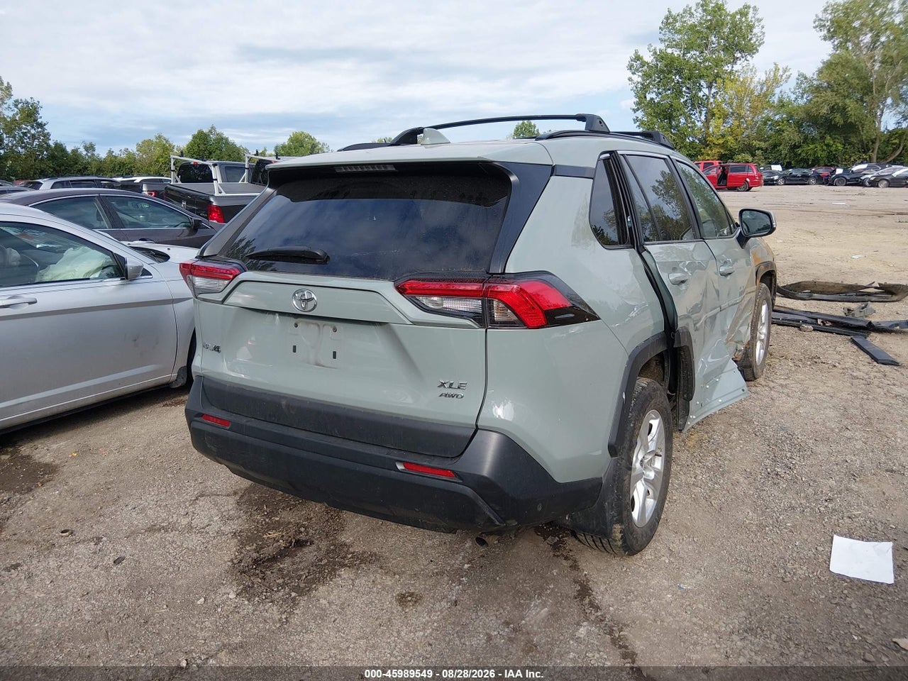2021 TOYOTA RAV4 XLE · 4/11
