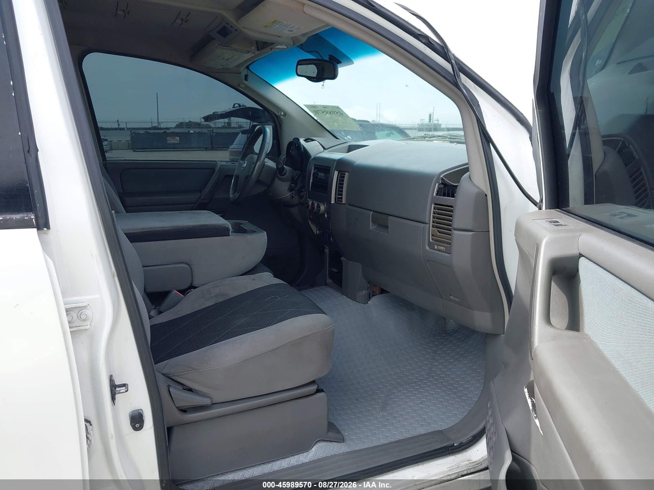 2005 NISSAN TITAN SE · 5/11