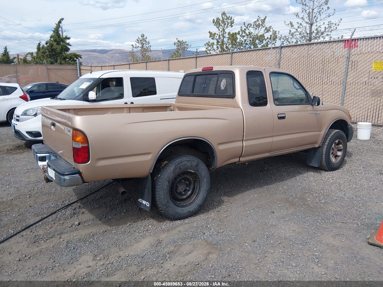 1999 TOYOTA TACOMA   · 4/11
