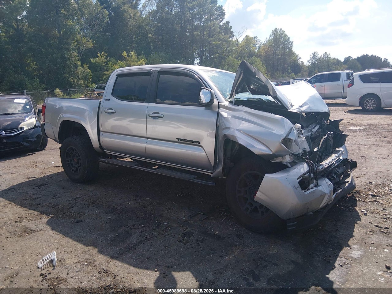 3TYAX5GN3NT****** · 2022 TOYOTA TACOMA SR5