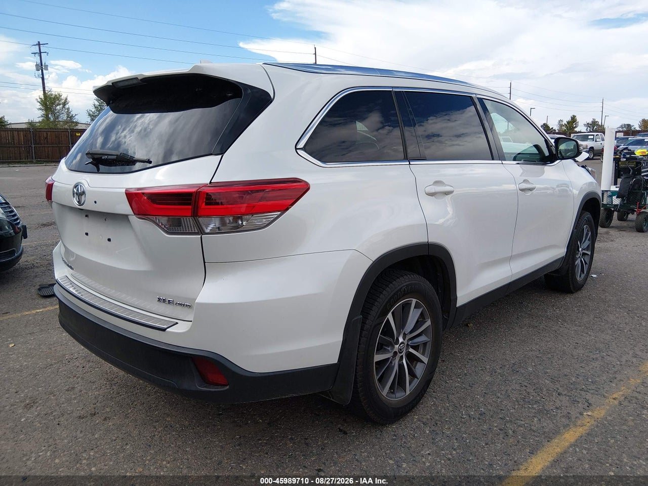 2019 TOYOTA HIGHLANDER XLE · 4/11
