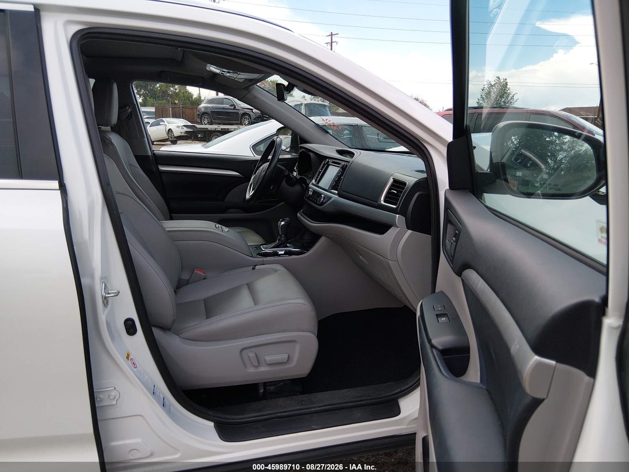 2019 TOYOTA HIGHLANDER XLE · 5/11