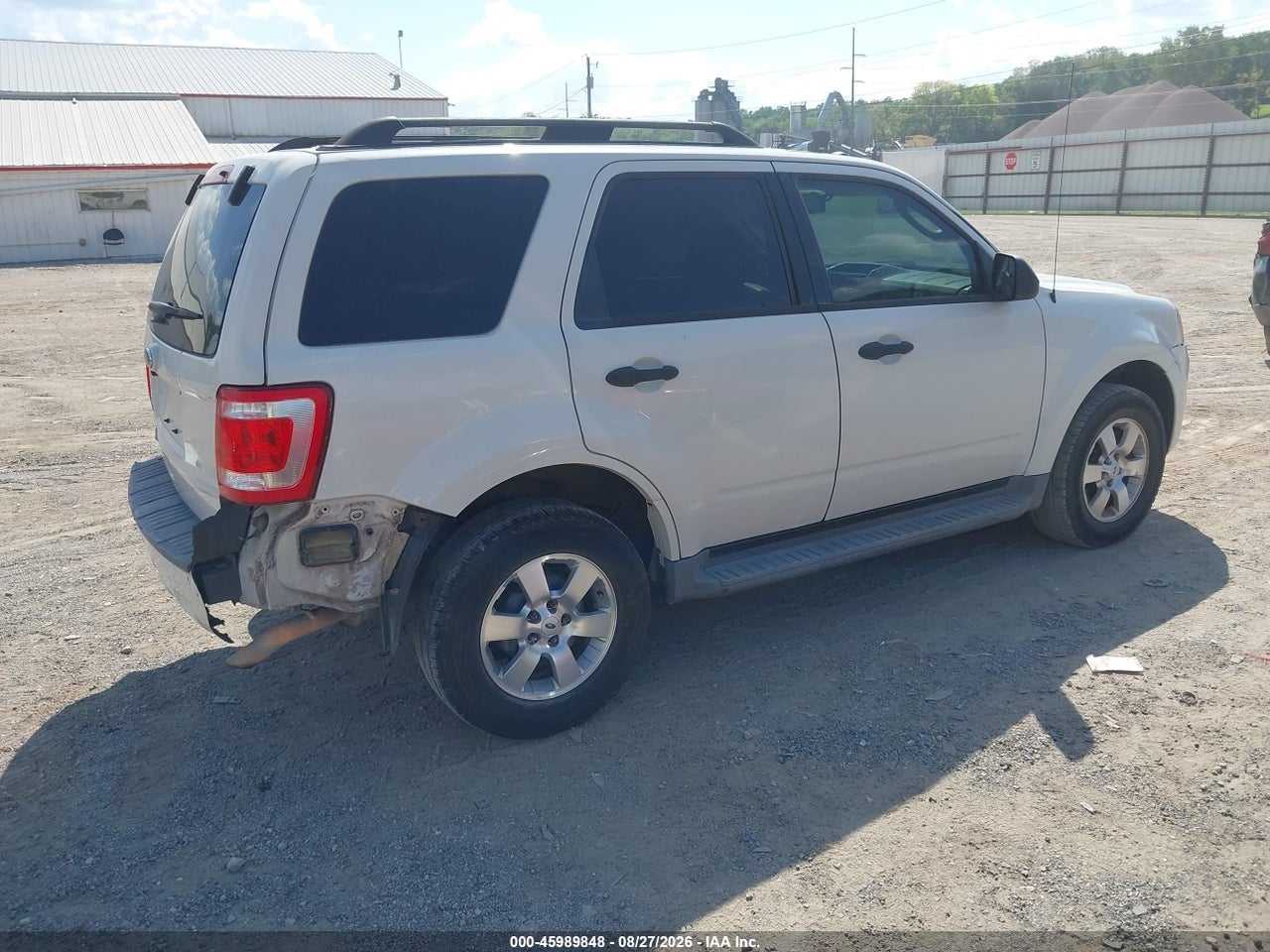 2011 FORD ESCAPE XLT · 4/11