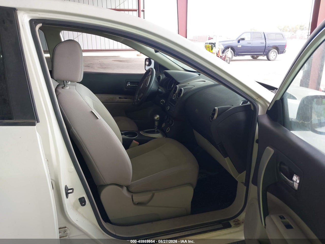 2010 NISSAN ROGUE S · 5/11