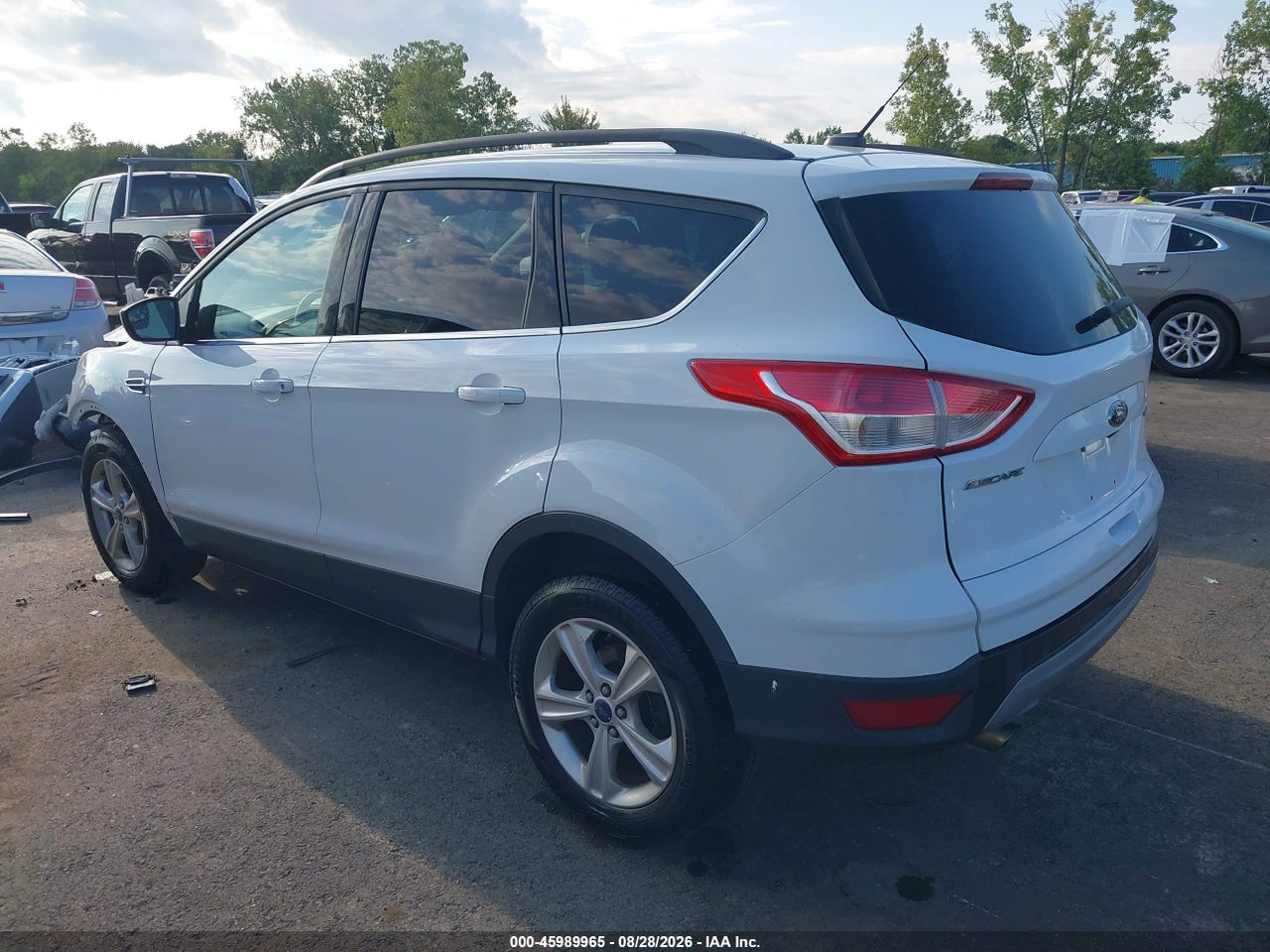 2016 FORD ESCAPE SE · 3/11