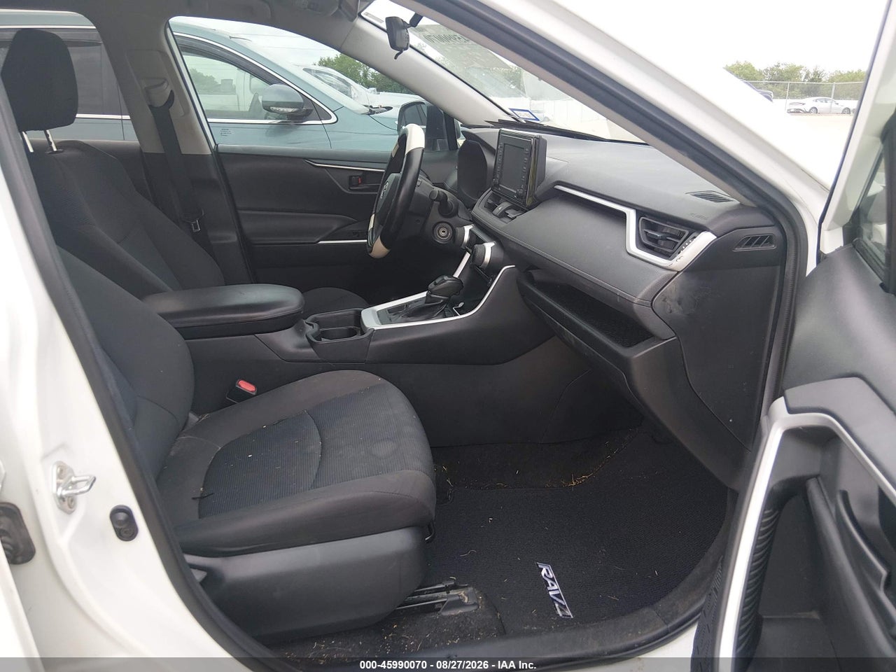 2020 TOYOTA RAV4 LE · 5/11