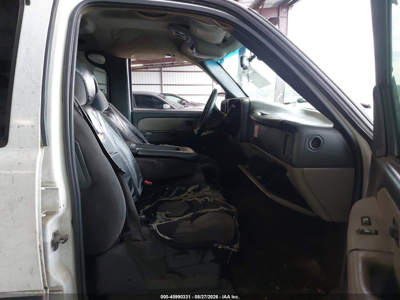 2002 CHEVROLET TAHOE LS · 5/11