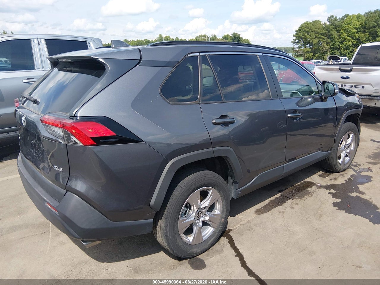 2024 TOYOTA RAV4 XLE · 4/11