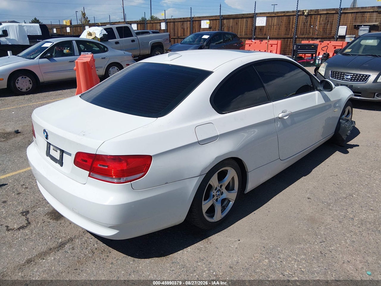 2009 BMW 328I   · 4/11