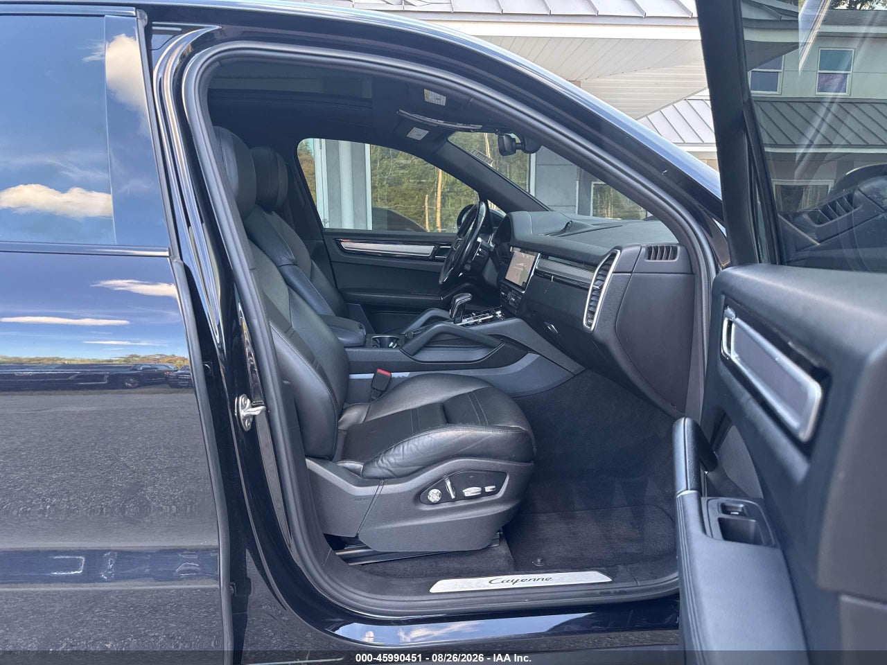 2019 PORSCHE CAYENNE E-HYBRID · 5/10