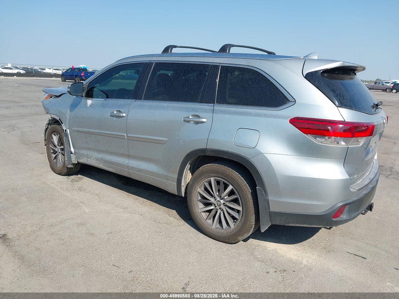 2017 TOYOTA HIGHLANDER XLE · 3/11
