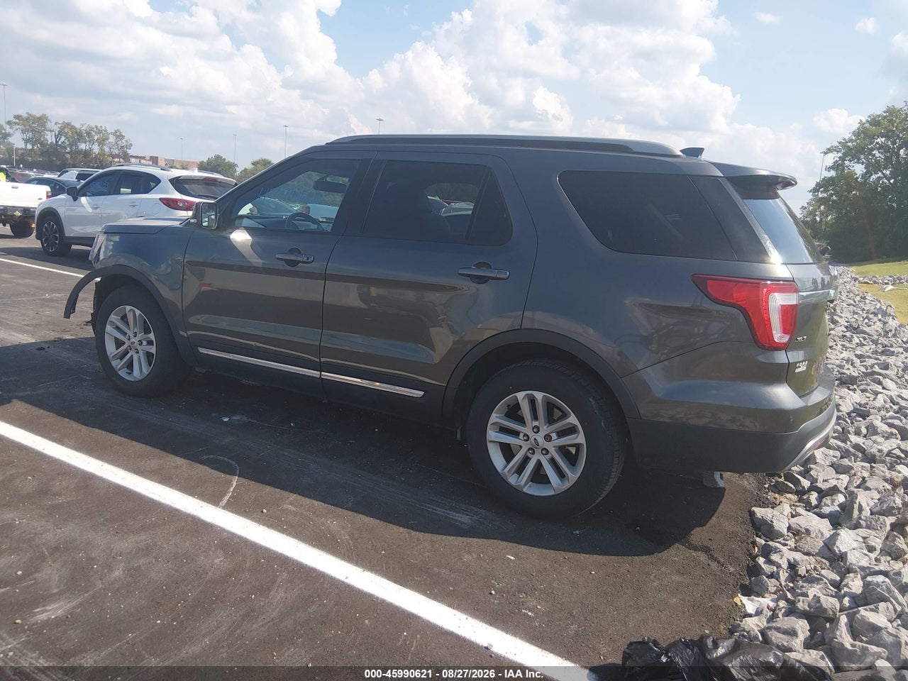2017 FORD EXPLORER XLT · 3/11