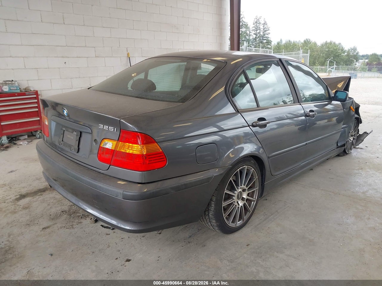 2002 BMW 325I · 4/11