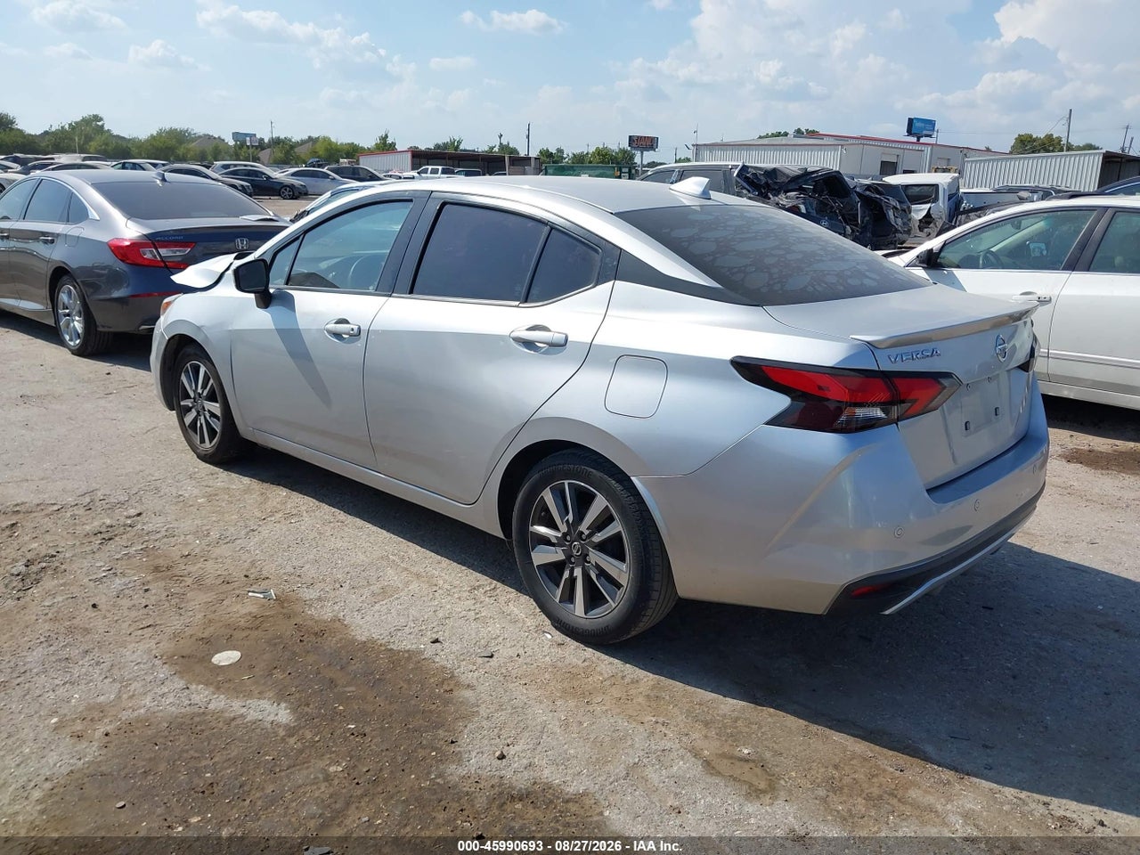 2020 NISSAN VERSA SV XTRONIC CVT · 3/10