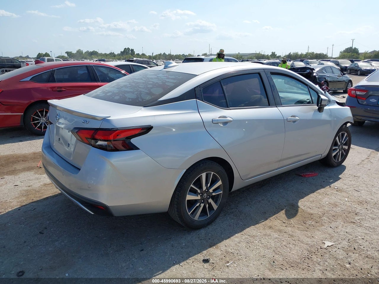 2020 NISSAN VERSA SV XTRONIC CVT · 4/10