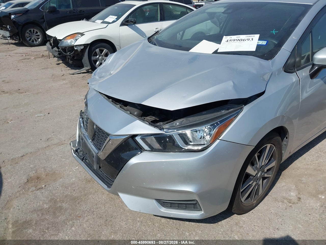 2020 NISSAN VERSA SV XTRONIC CVT · 6/10