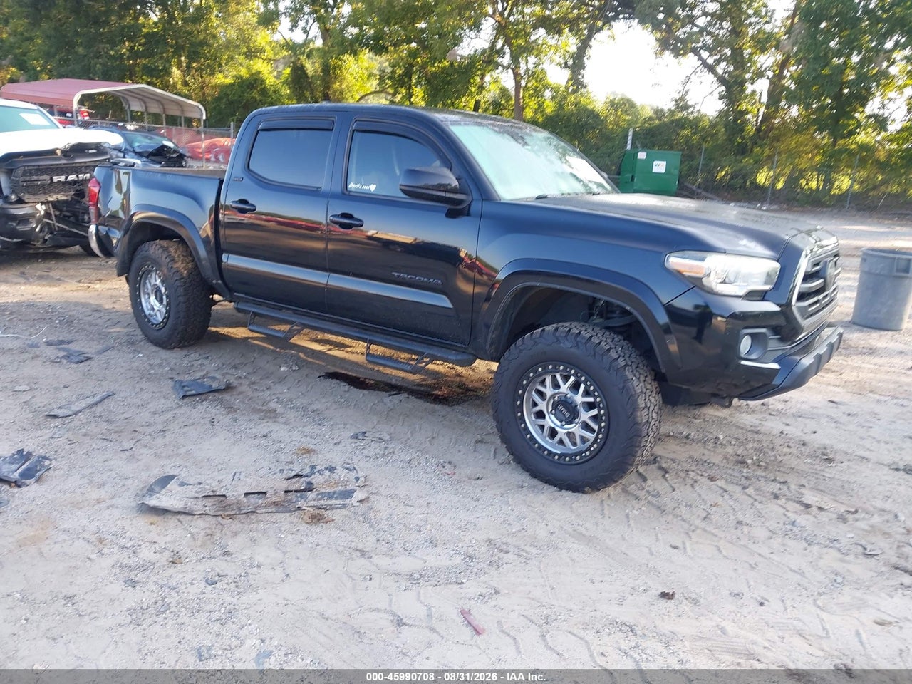 5TFAZ5CN6JX****** · 2018 TOYOTA TACOMA SR5 V6