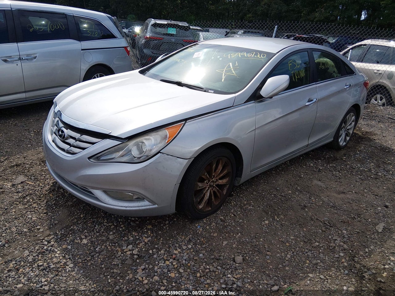 2013 HYUNDAI SONATA SE · 2/10