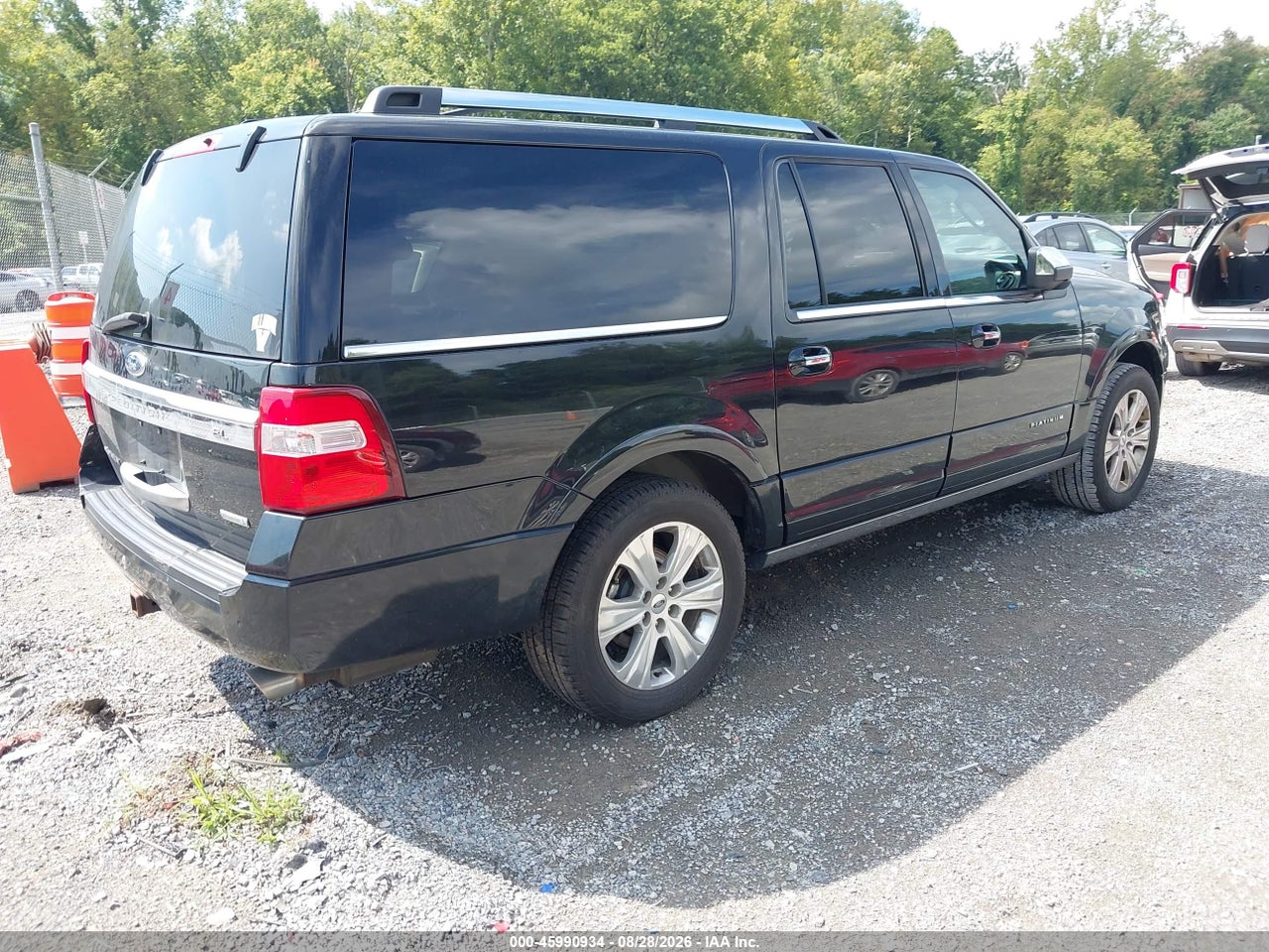 2015 FORD EXPEDITION EL PLATINUM · 4/11